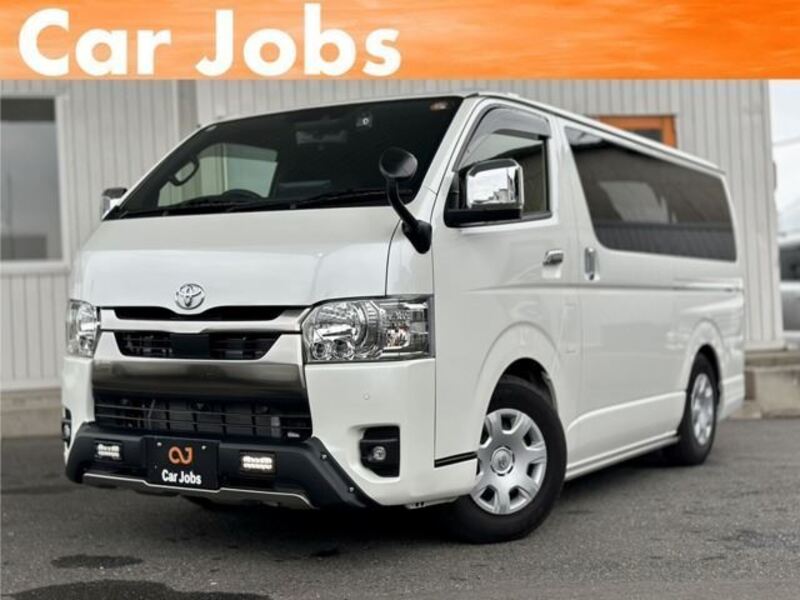 TOYOTA HIACE VAN
