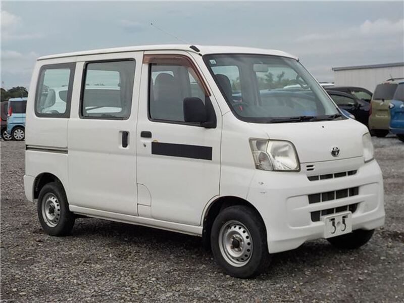 TOYOTA PIXIS VAN