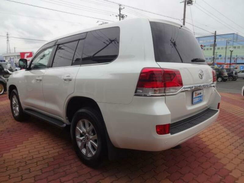 LAND CRUISER