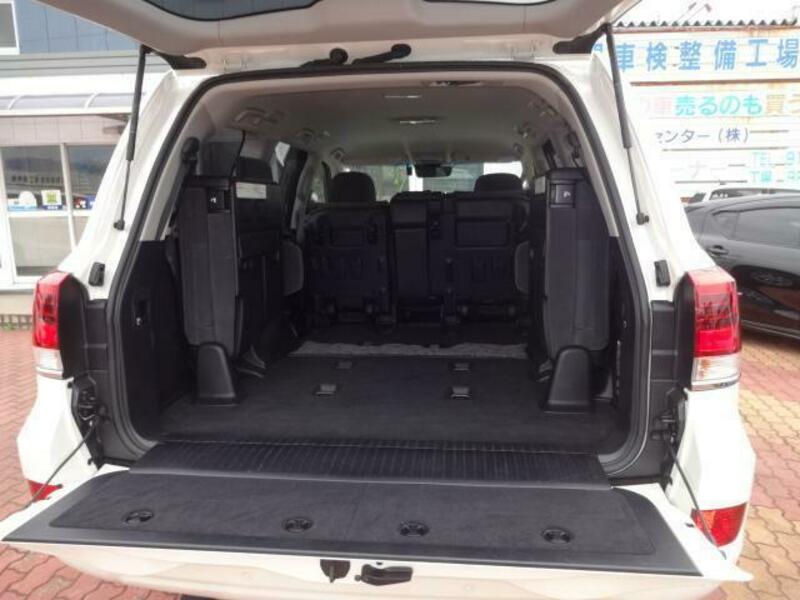 LAND CRUISER