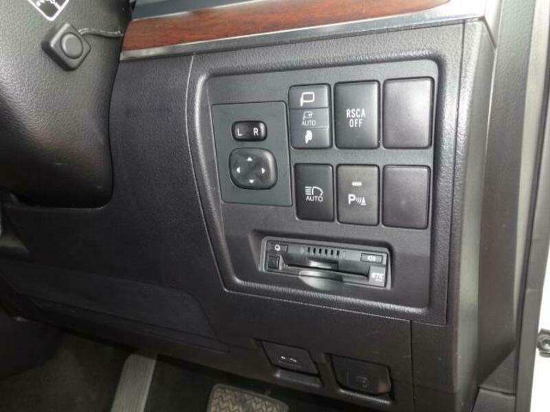 LAND CRUISER