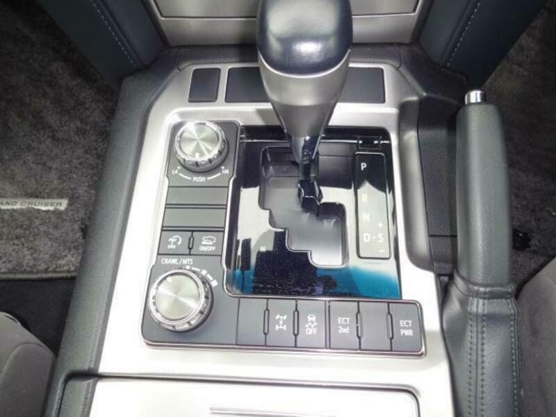 LAND CRUISER
