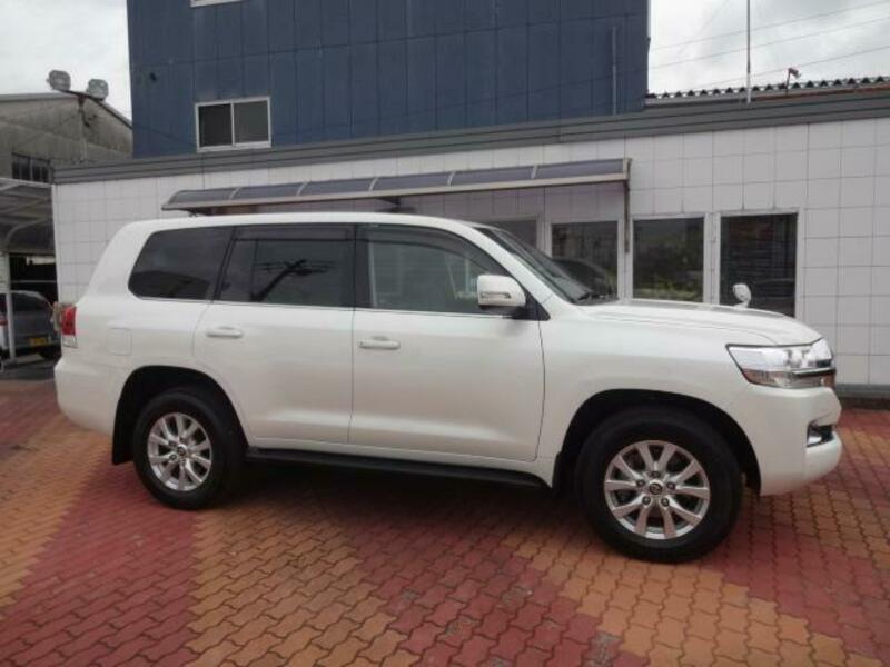 LAND CRUISER