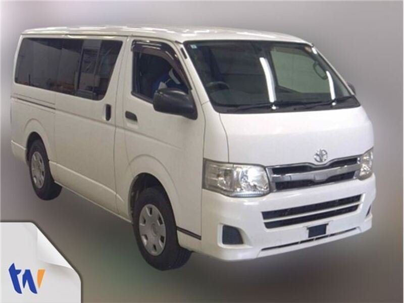 TOYOTA HIACE VAN