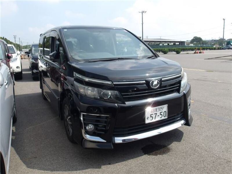 TOYOTA VOXY