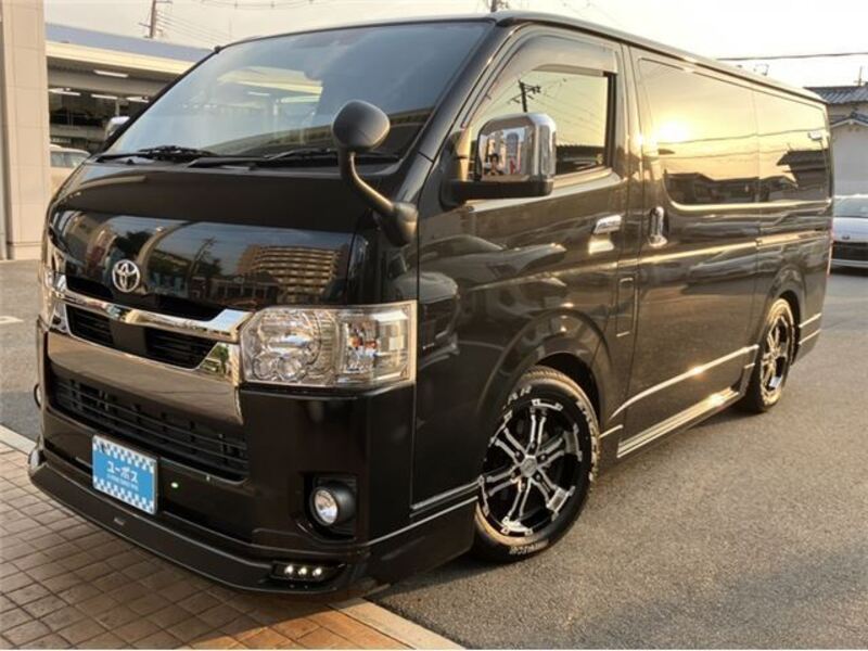 TOYOTA HIACE VAN