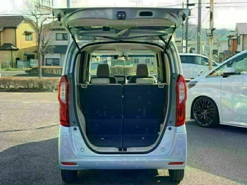 N BOX