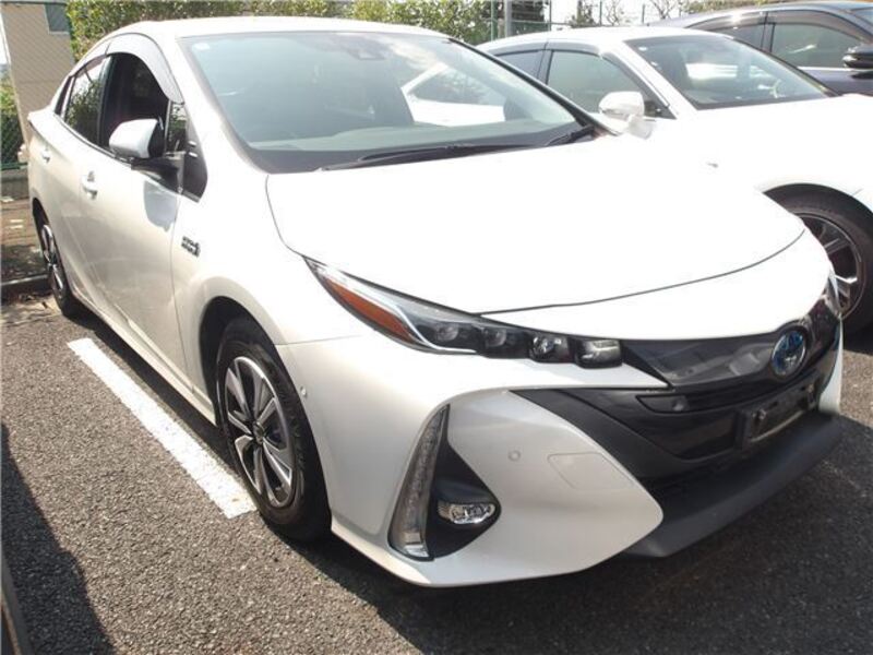 TOYOTA PRIUS PHV