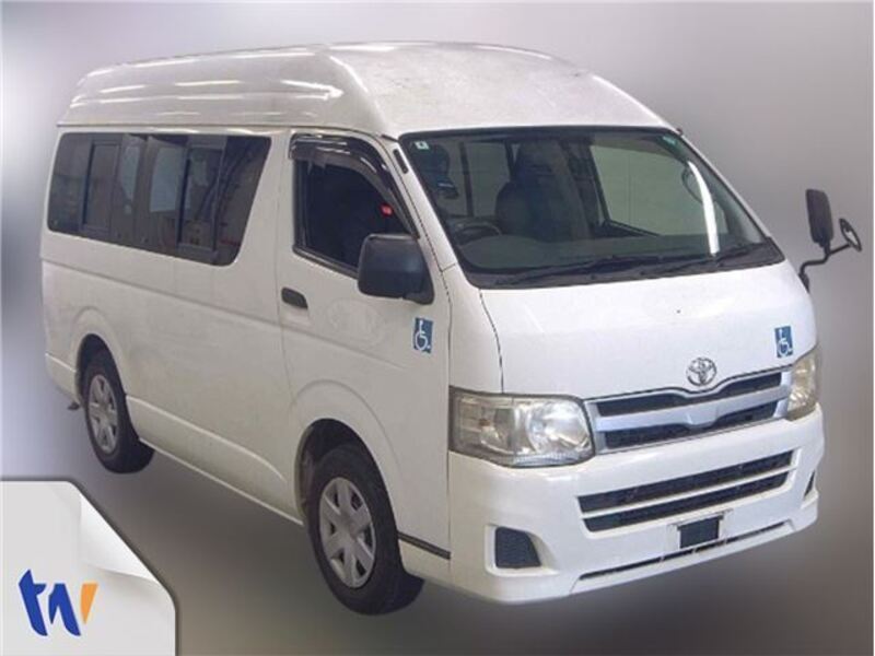 TOYOTA HIACE VAN