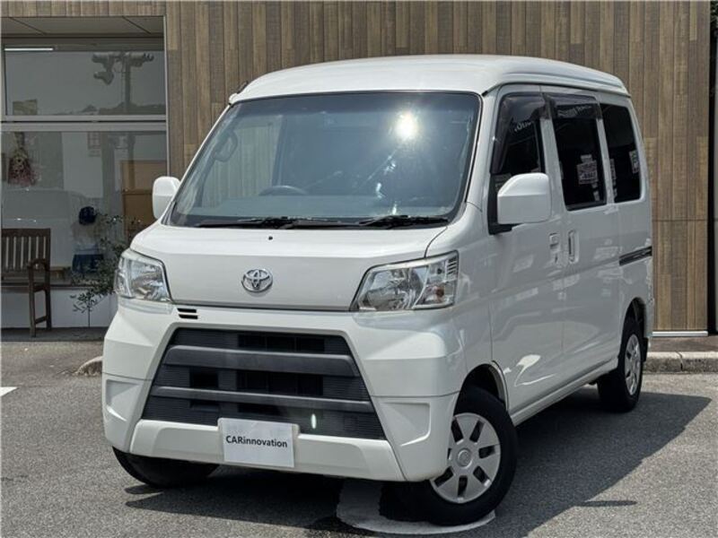 TOYOTA PIXIS VAN