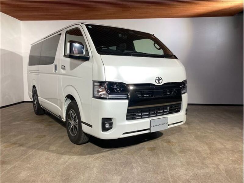 TOYOTA HIACE VAN
