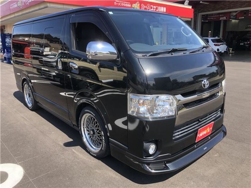 TOYOTA HIACE VAN