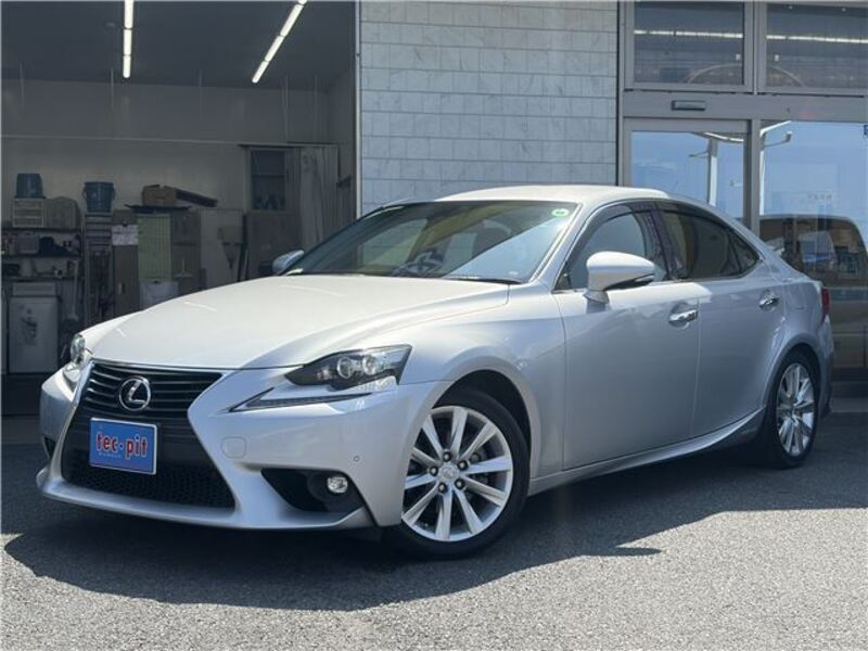 LEXUS IS