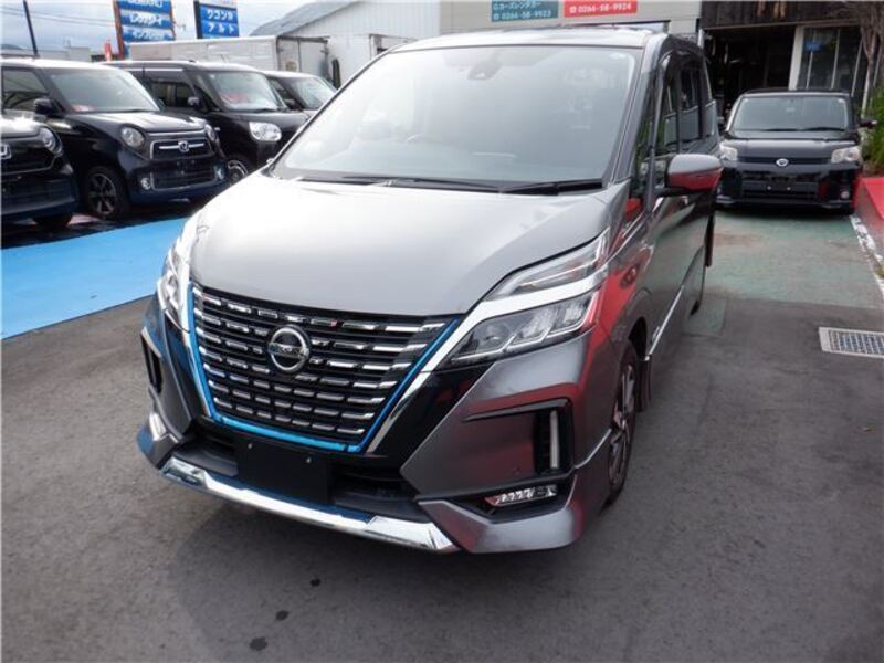 NISSAN SERENA