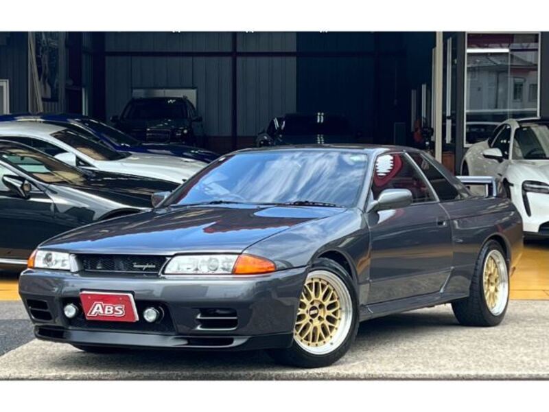 NISSAN SKYLINE