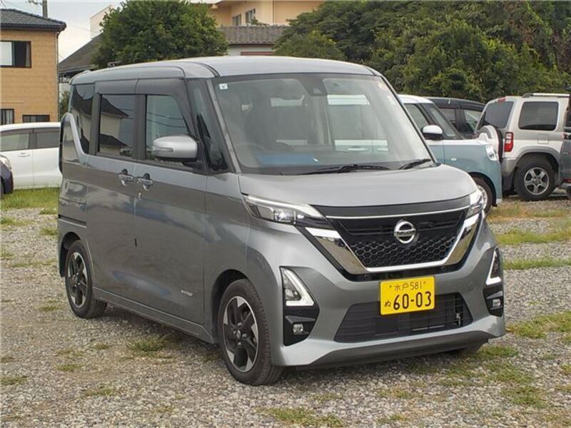 NISSAN ROOX