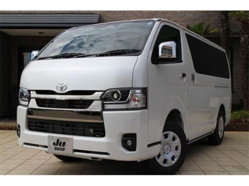 TOYOTA HIACE VAN