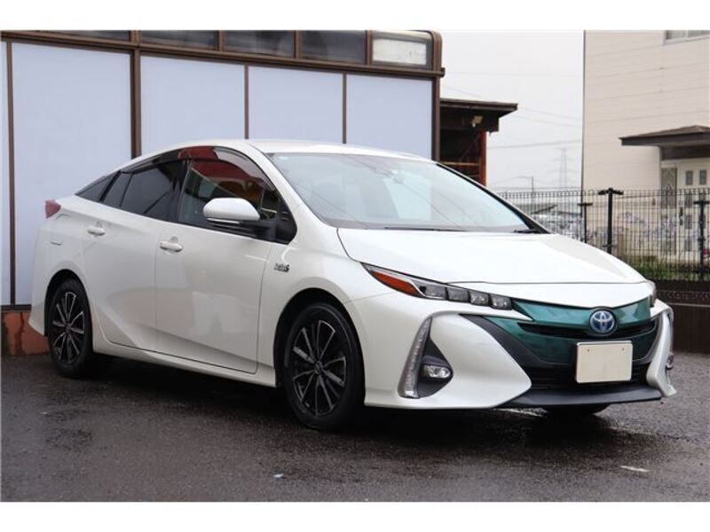 TOYOTA PRIUS PHV