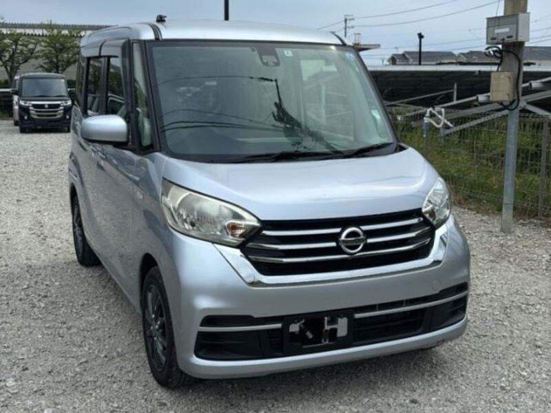 NISSAN DAYZ ROOX