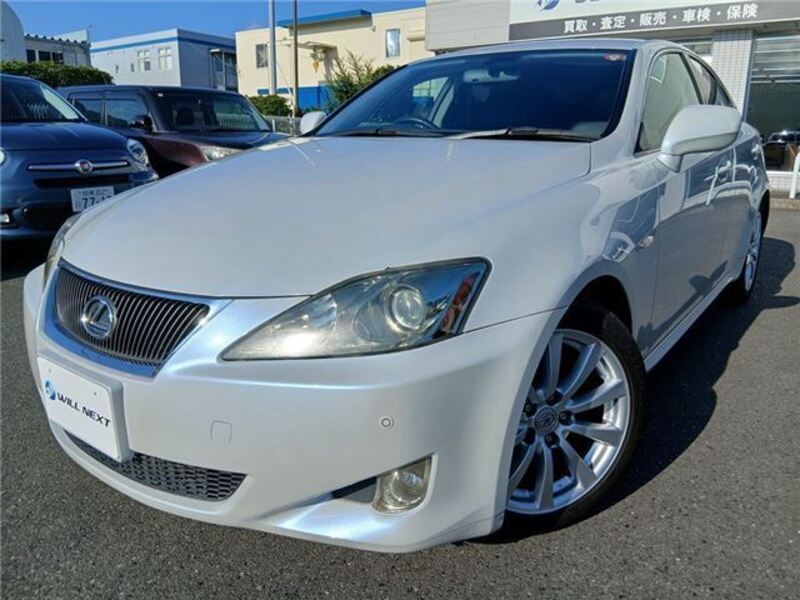 LEXUS IS