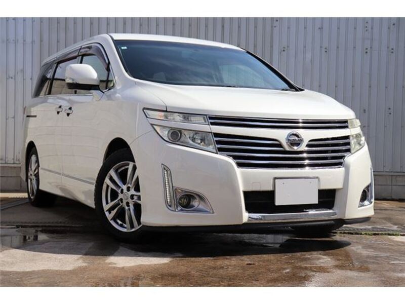 NISSAN ELGRAND