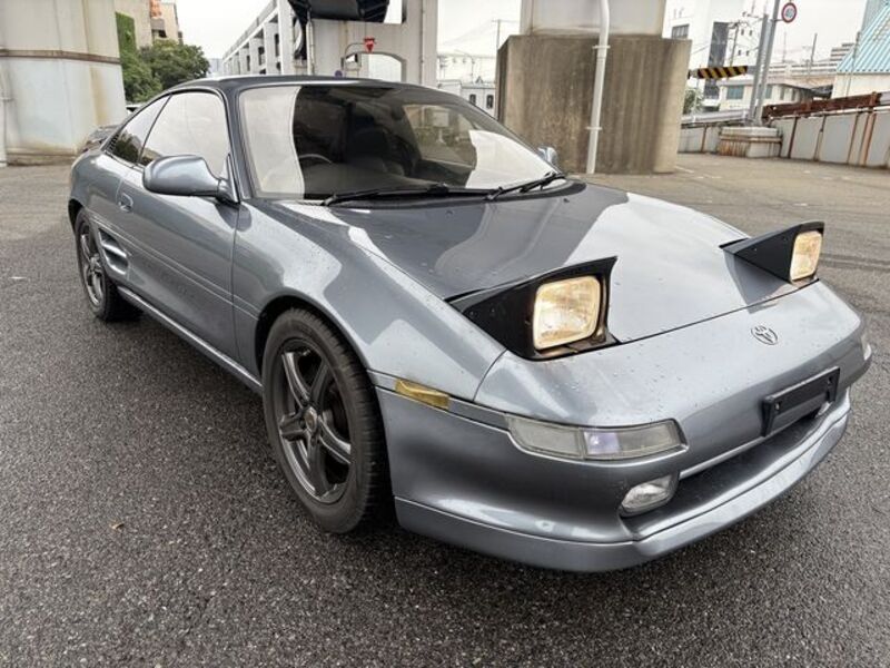 TOYOTA MR2