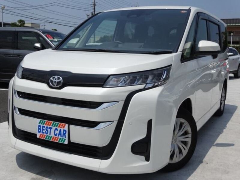 TOYOTA NOAH