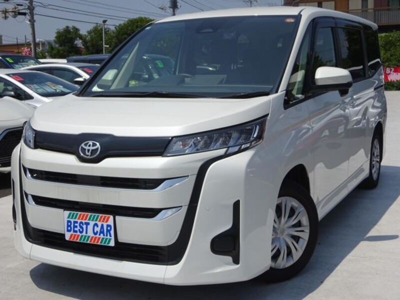 TOYOTA NOAH