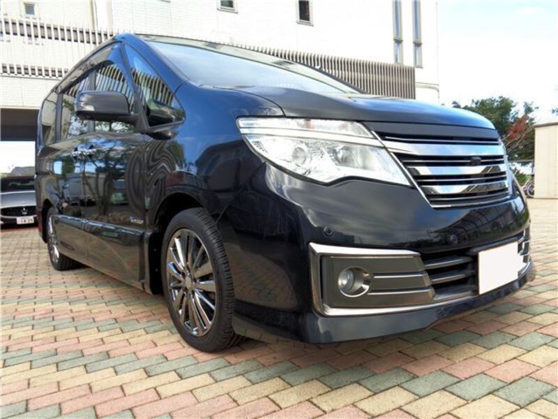NISSAN SERENA