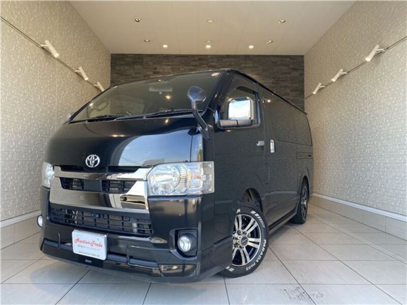 TOYOTA HIACE VAN