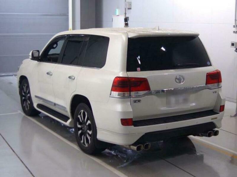 LAND CRUISER