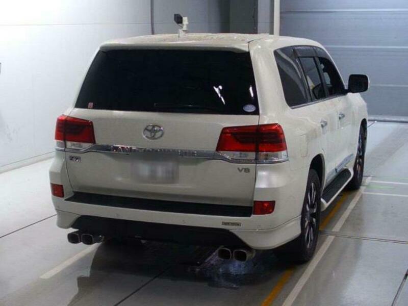 LAND CRUISER