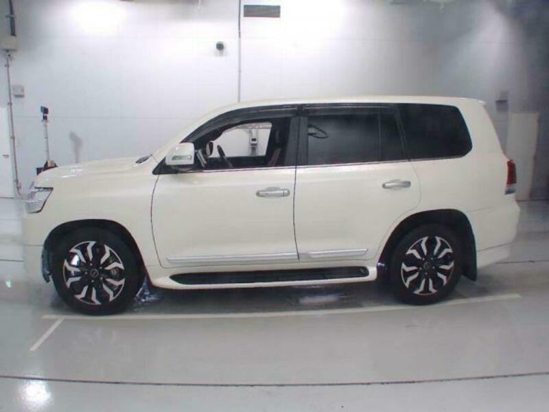 LAND CRUISER