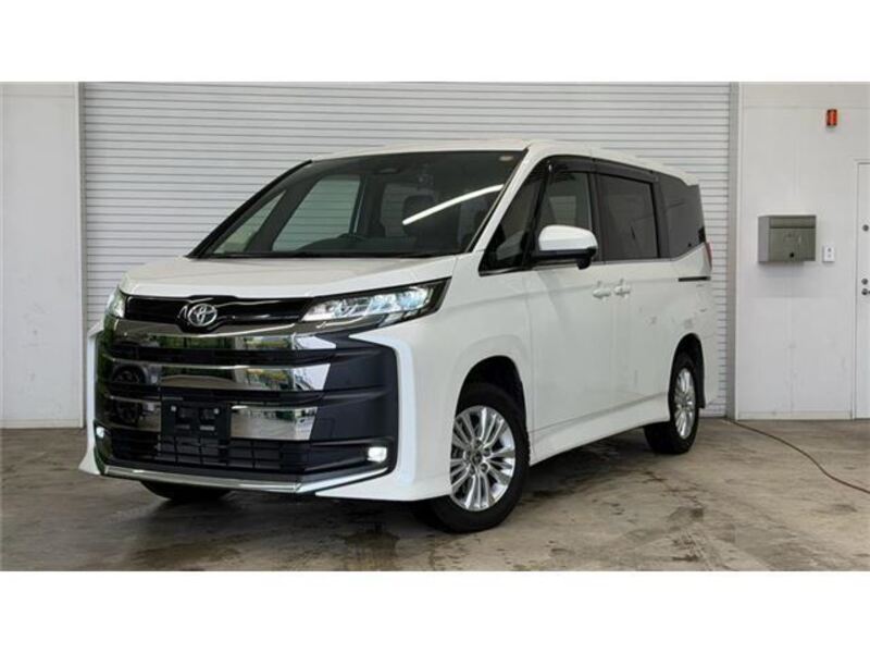TOYOTA NOAH