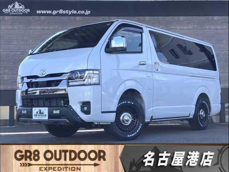 TOYOTA HIACE VAN
