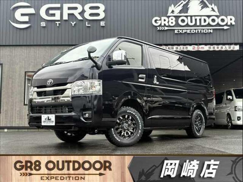 TOYOTA HIACE VAN