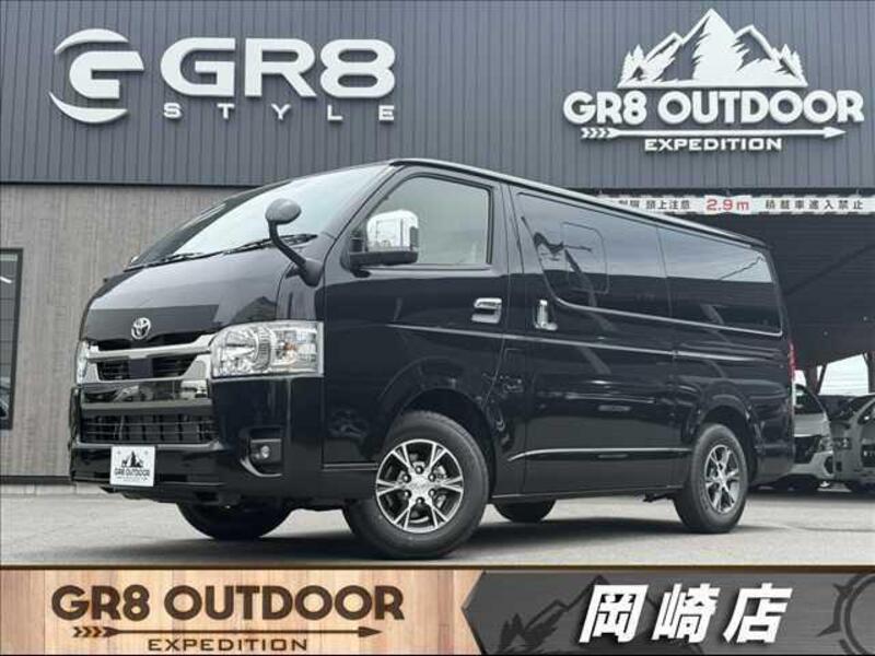 TOYOTA HIACE VAN