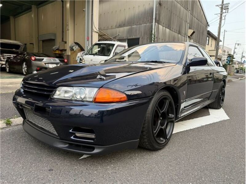 NISSAN SKYLINE