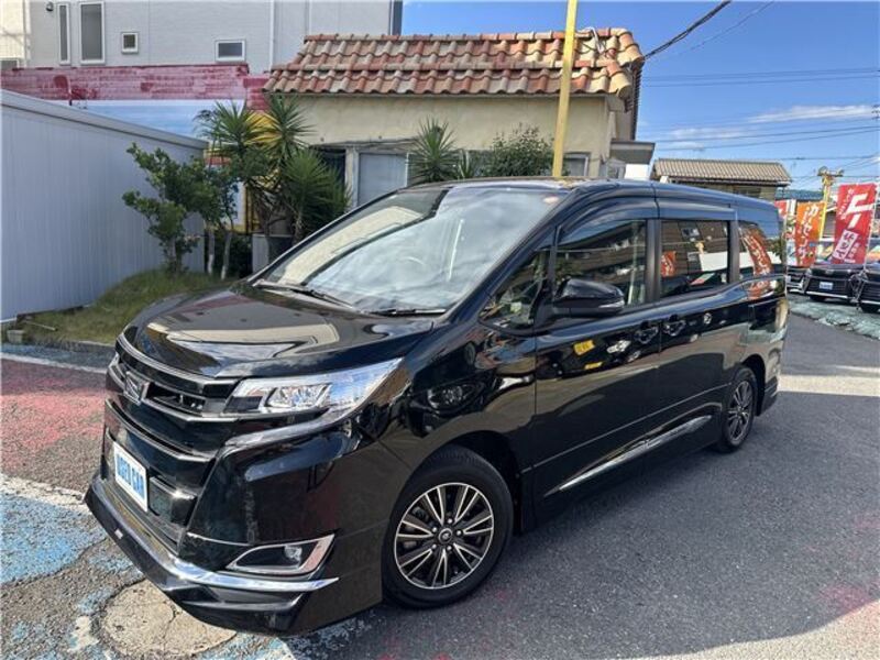 TOYOTA NOAH