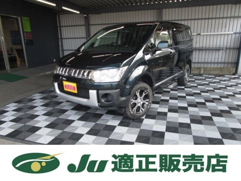 MITSUBISHI DELICA D5