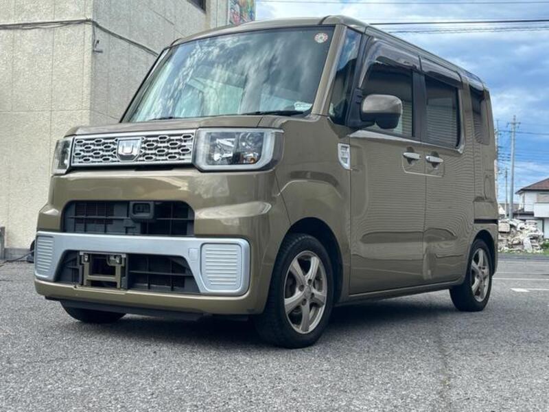DAIHATSU WAKE