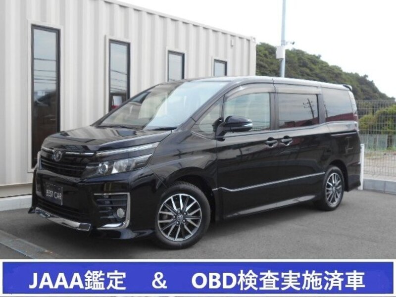 TOYOTA VOXY