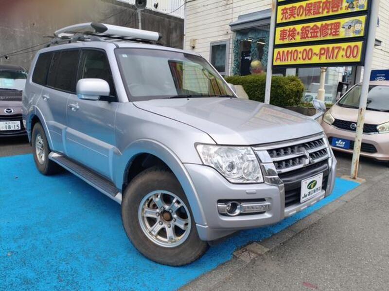 MITSUBISHI PAJERO