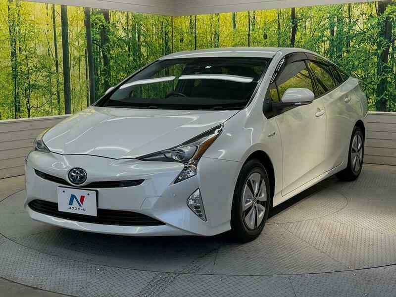 Used 2017 TOYOTA PRIUS ZVW51 | SBI Motor Japan