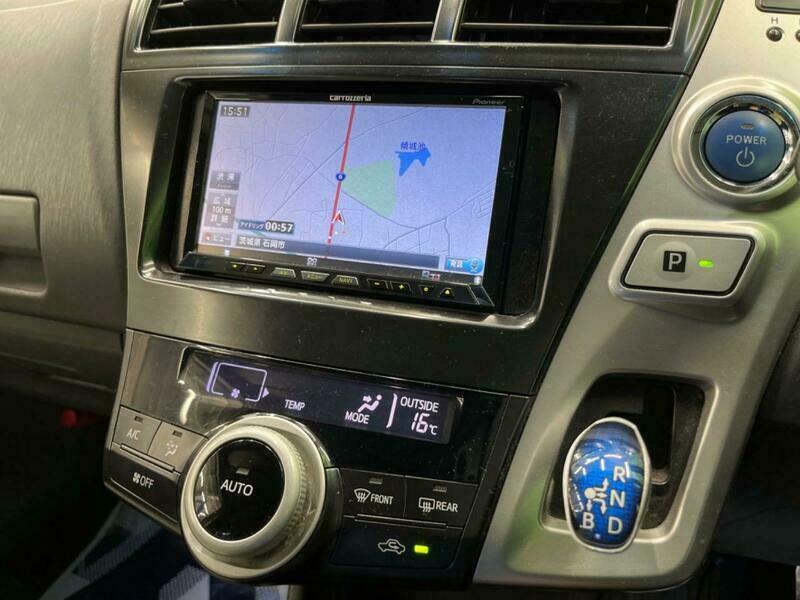 PRIUS ALPHA