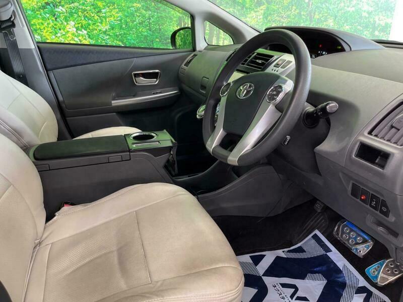 PRIUS ALPHA