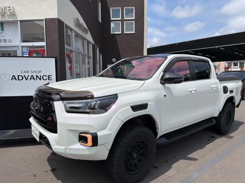 TOYOTA HILUX
