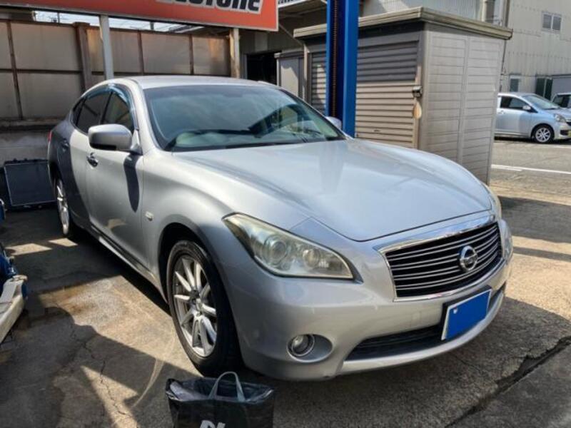NISSAN FUGA