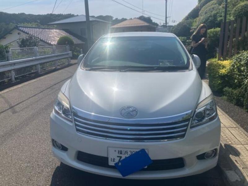 TOYOTA MARK X ZIO