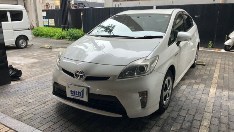 TOYOTA PRIUS